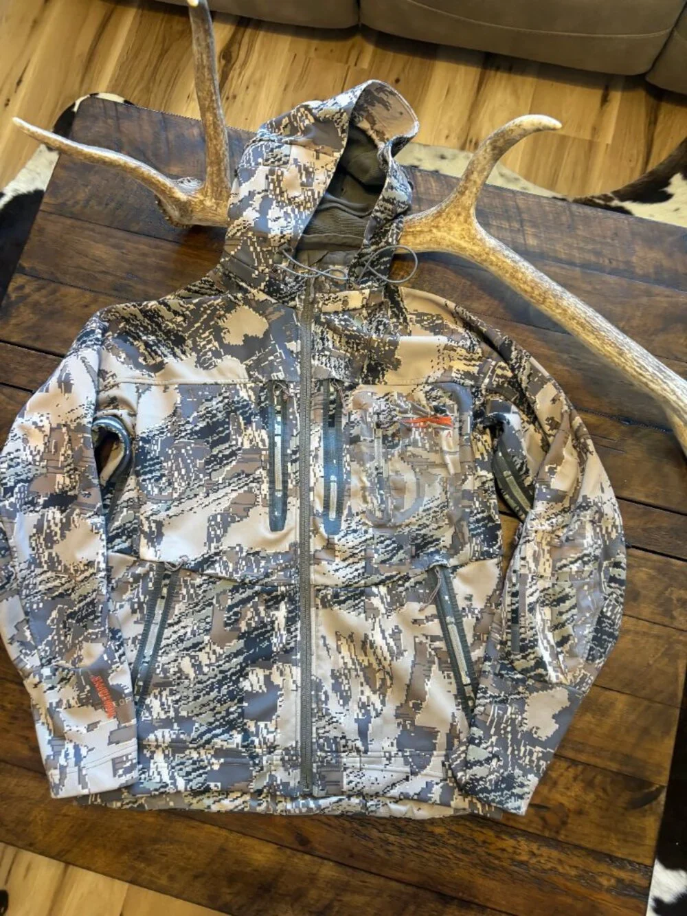 Sitka Size Medium - Picture 4 of 5